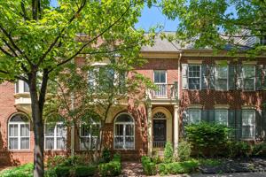 featured image of 557 Longhorn Cres #1