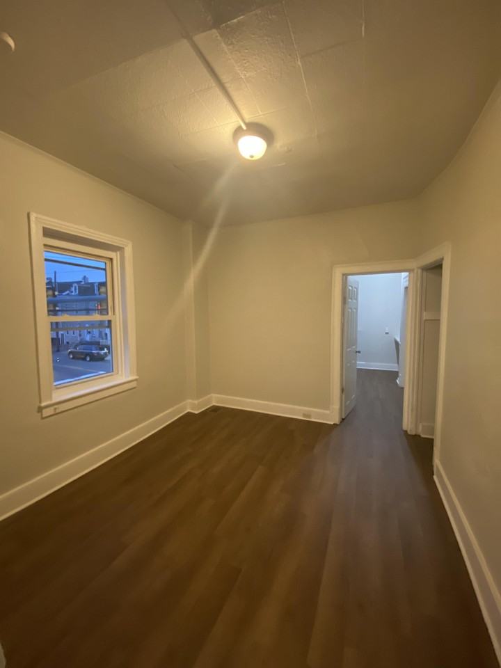 1057 Chestnut St #3 - Photo 3 of 10