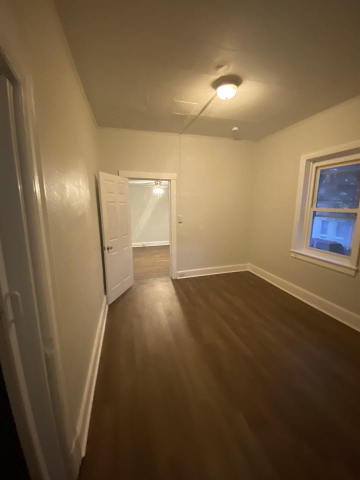 1057 Chestnut St #3 - Photo 4 of 10