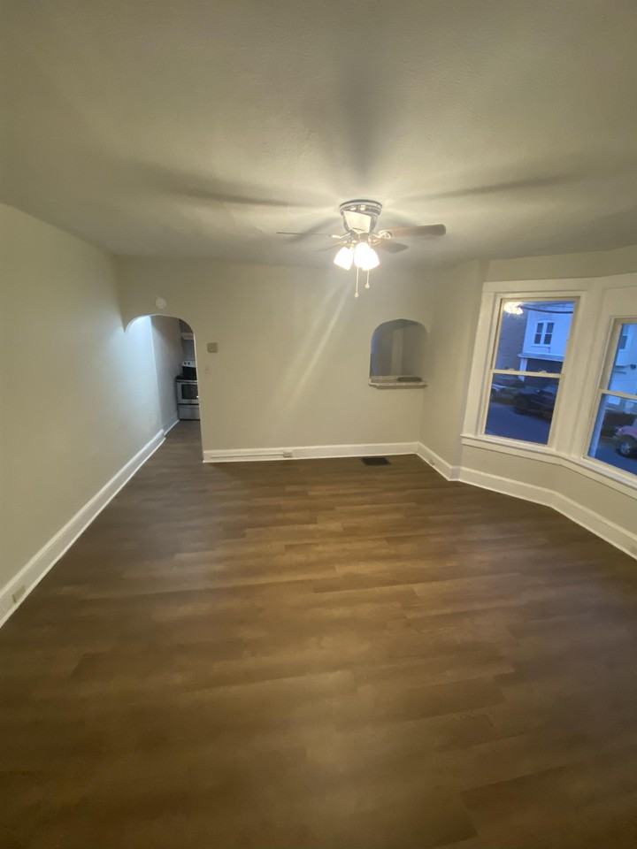 1057 Chestnut St #3 - Photo 7 of 10