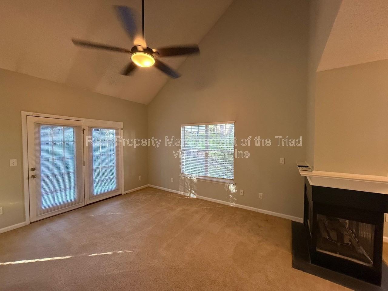 5065 Bartholomews Ln - Photo 3 of 18