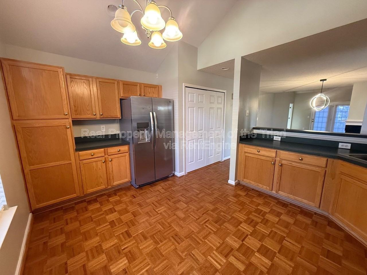 5065 Bartholomews Ln - Photo 6 of 18