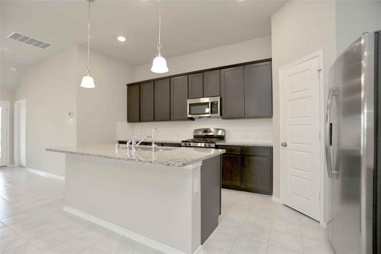 2123 Santa Ana Way - Photo 3 of 20