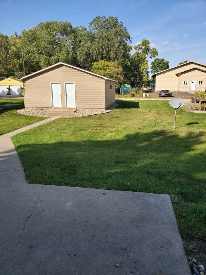 1219 1st Ave Se #1219 - Photo 3 of 10