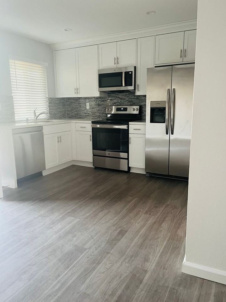 Torrance - Photo 6 of 11