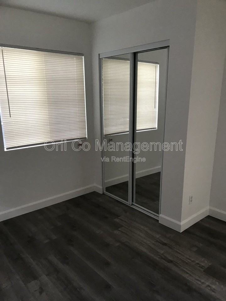 299 W Claremont St - Photo 5 of 10