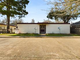 308 Ehlinger Dr - Photo 1 of 1