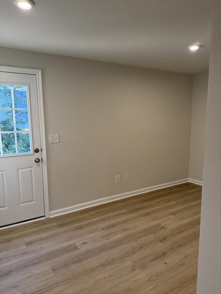 7212 Capstan Ter - Photo 4 of 12