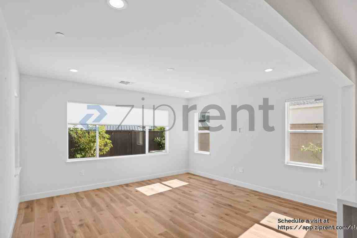 4124 Maddy Ave - Photo 7 of 39