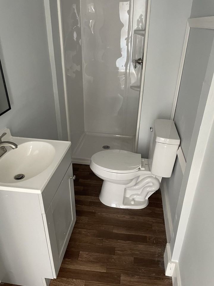 2915 W Market St - Photo 3 of 9