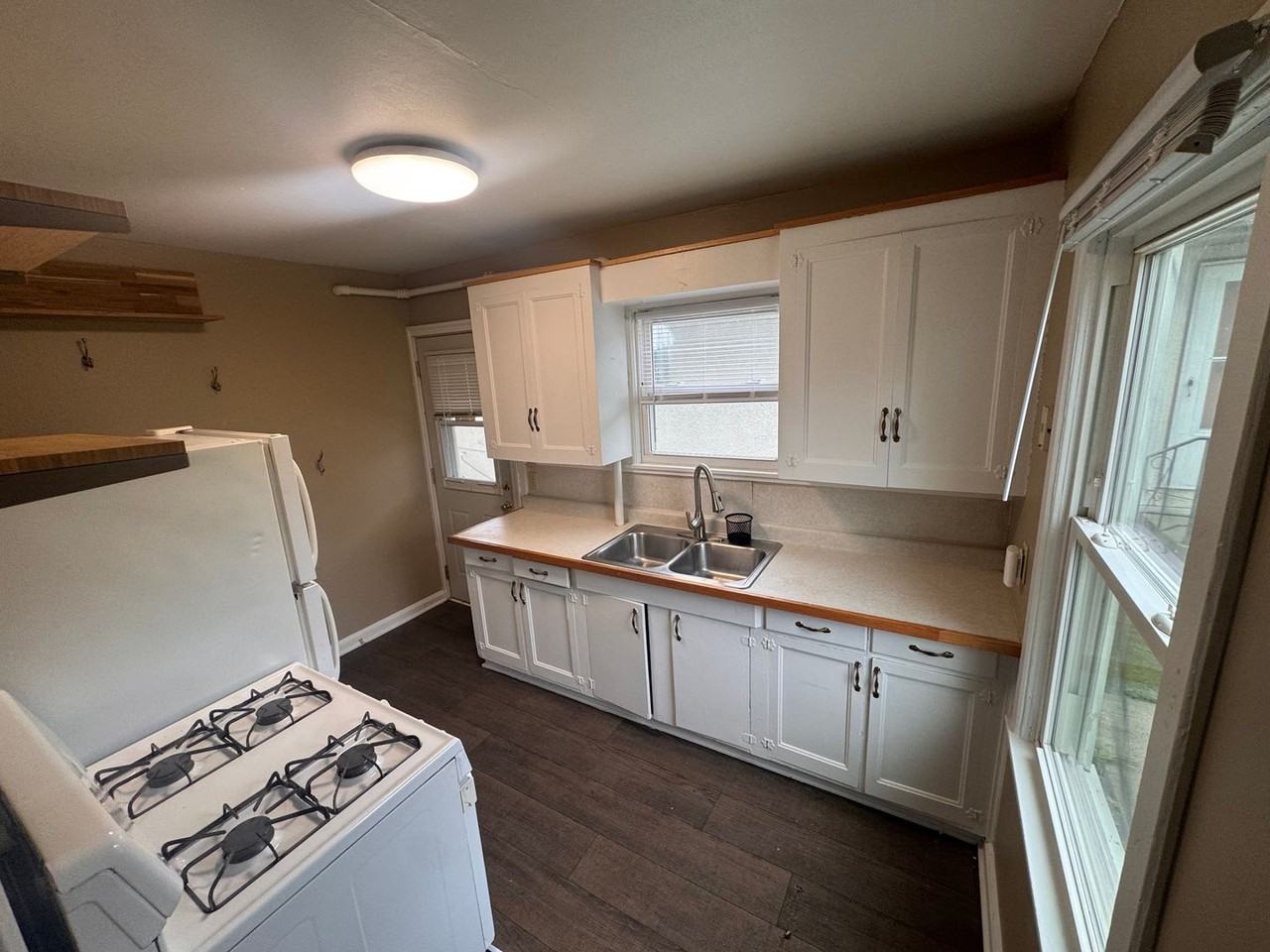 1643 5th St E - Photo 2 of 15