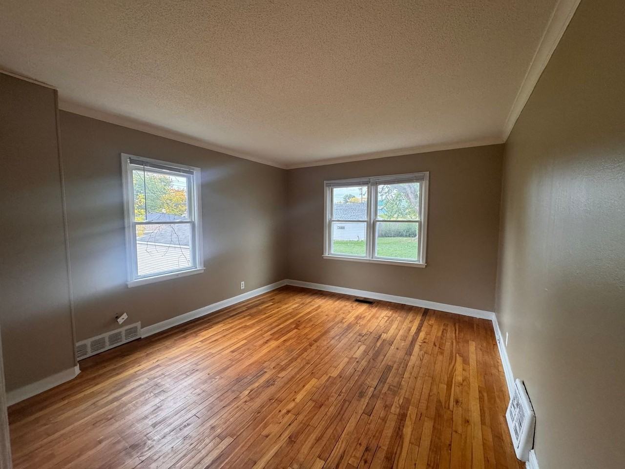 1643 5th St E - Photo 3 of 15