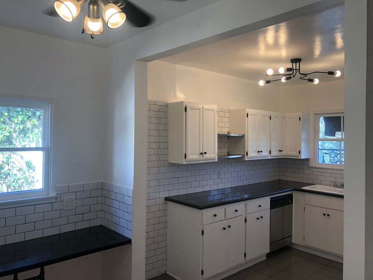 1029 S Westmoreland Ave #201 - Photo 2 of 14