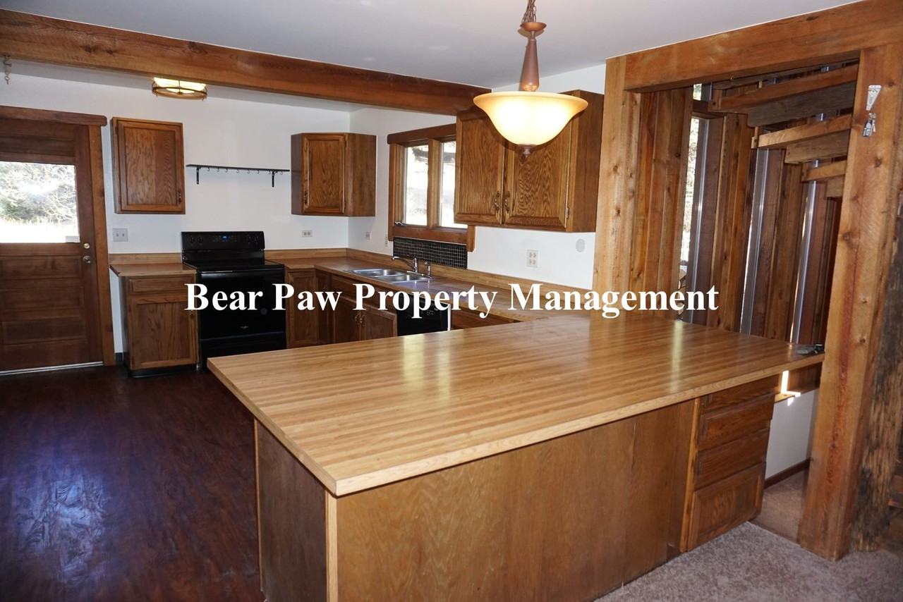 6080 Kinney Creek Road - Photo 4 of 17