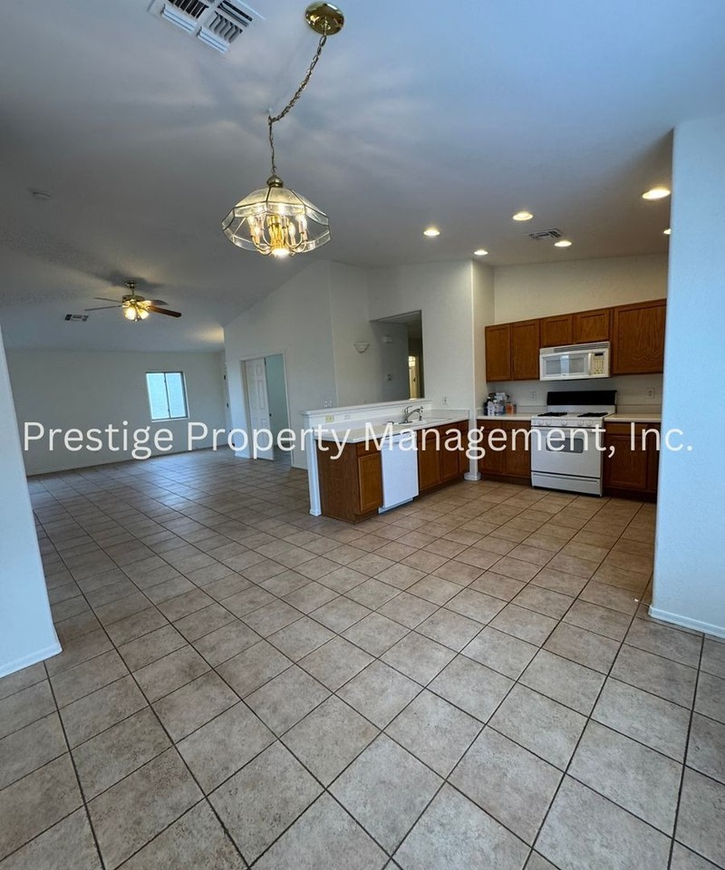 8684 S Desert Dove Dr - Photo 7 of 25