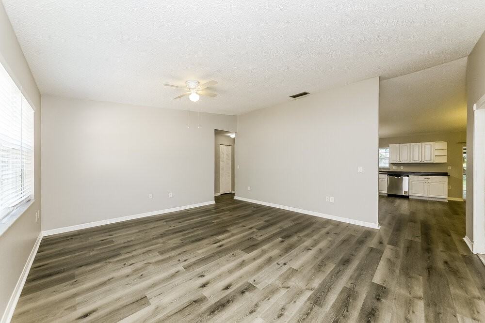 7018 12th Ct E - Photo 5 of 16