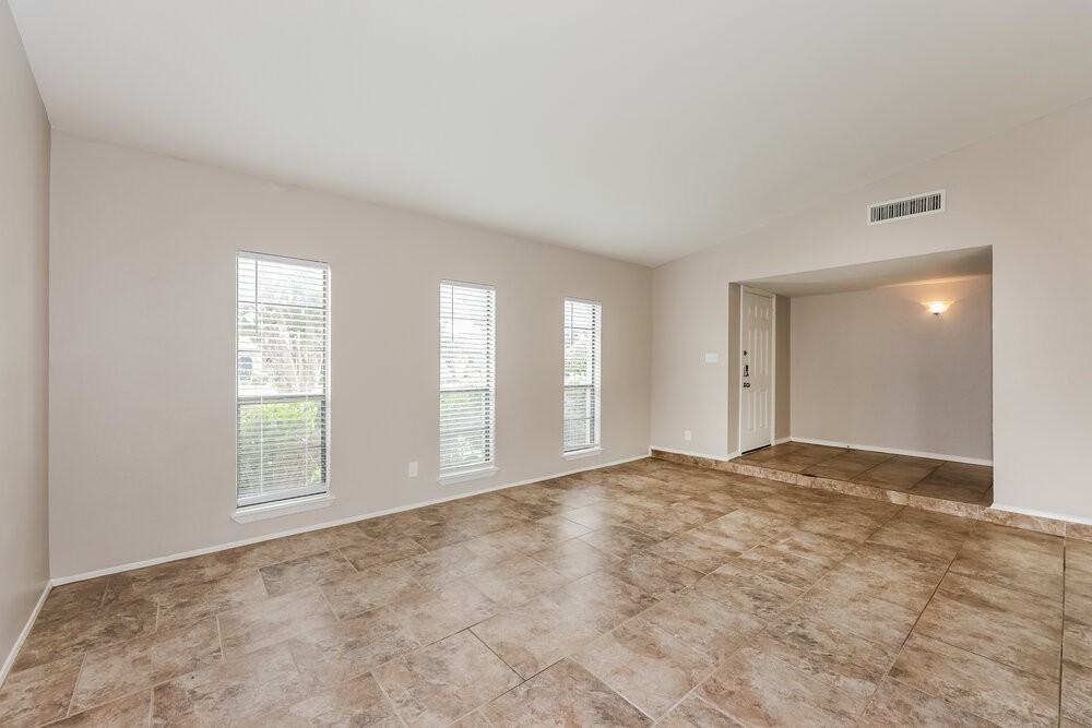 3401 Aquarius Cir - Photo 3 of 16