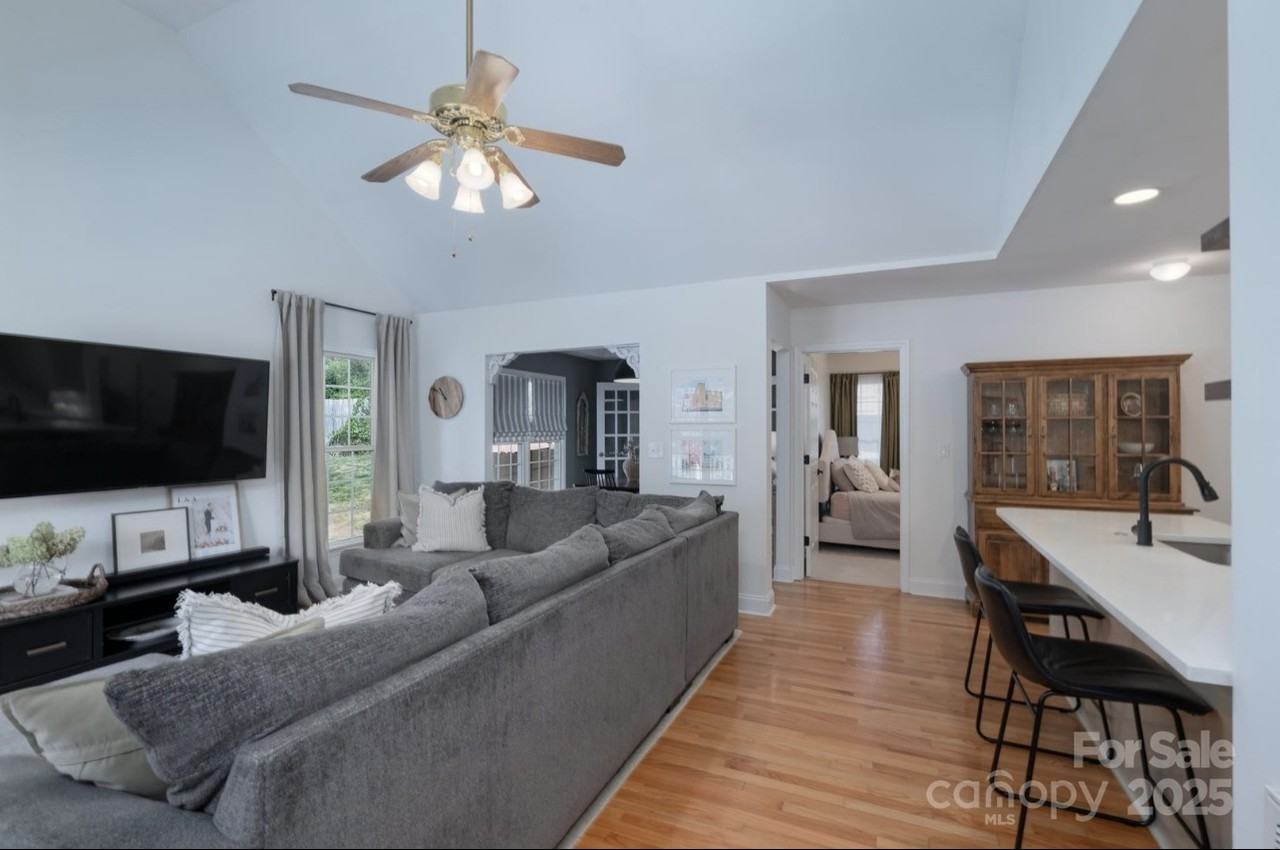 106 Lincoln St #NA - Photo 3 of 19