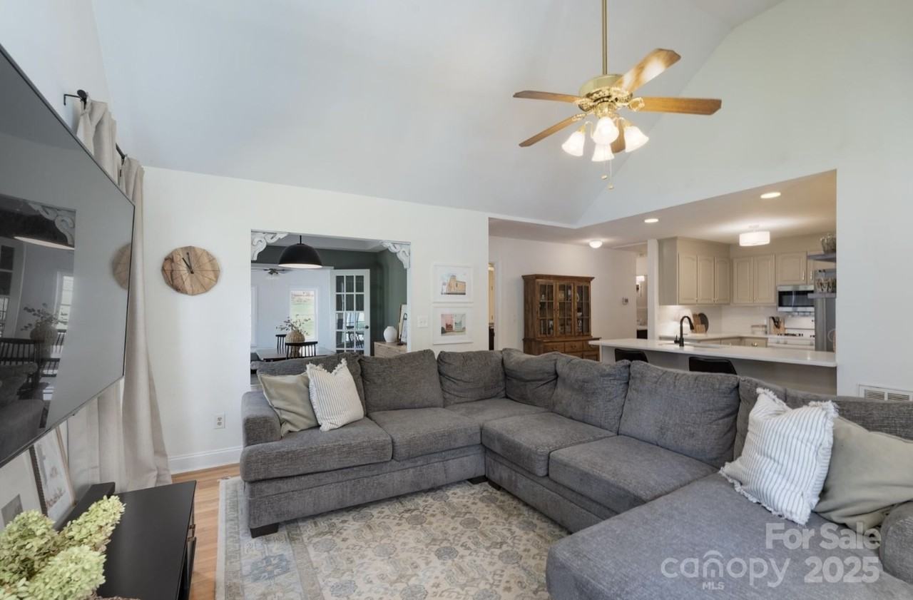 106 Lincoln St #NA - Photo 4 of 19
