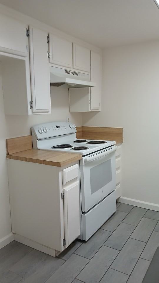 1400 Valhalla Dr #5 - Photo 5 of 19