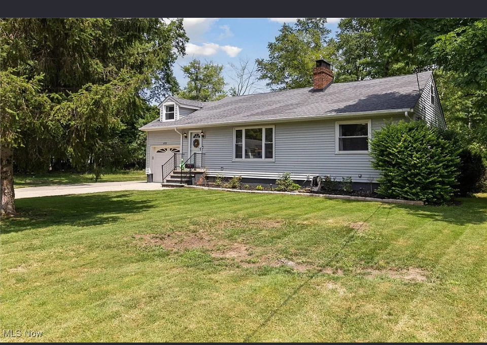 2353 W Hedgewood Dr #NA - Photo 2 of 21