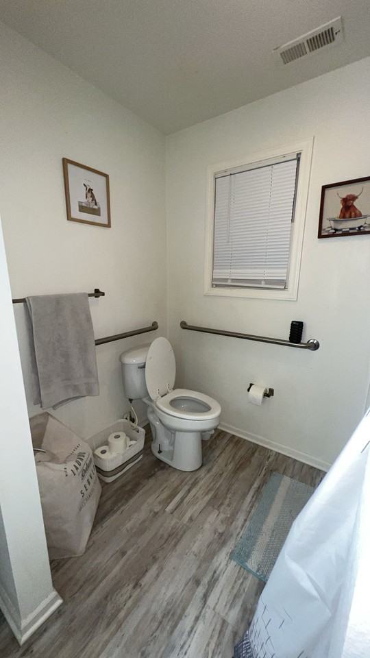 917 E Walnut St #917 - Photo 2 of 10