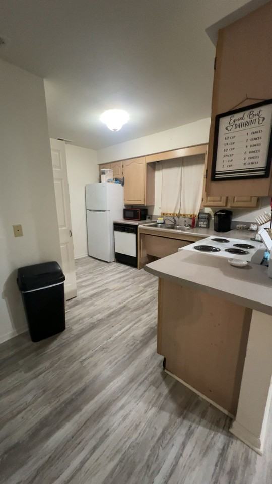 917 E Walnut St #917 - Photo 5 of 10
