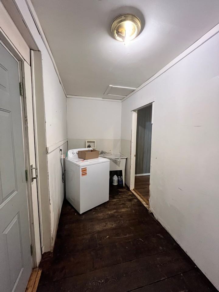 910 N Joliet St #1 - Photo 2 of 12