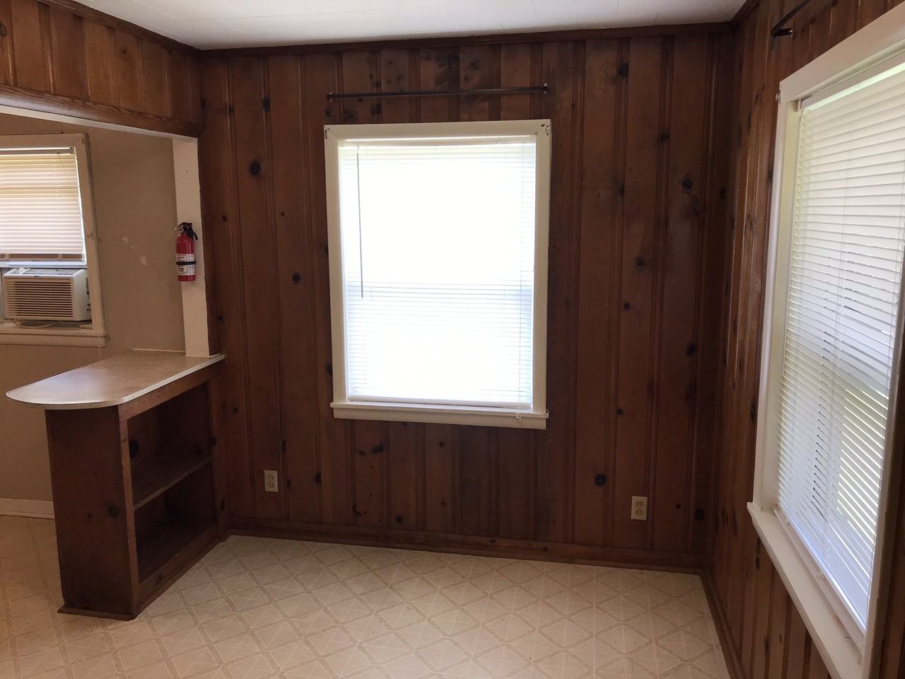 9 W Winthrop Ave #B - Photo 3 of 12