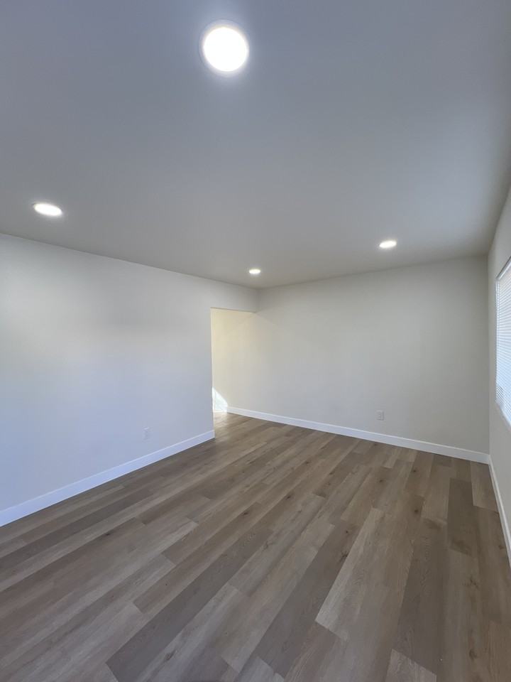 896 N J St #NA - Photo 3 of 9