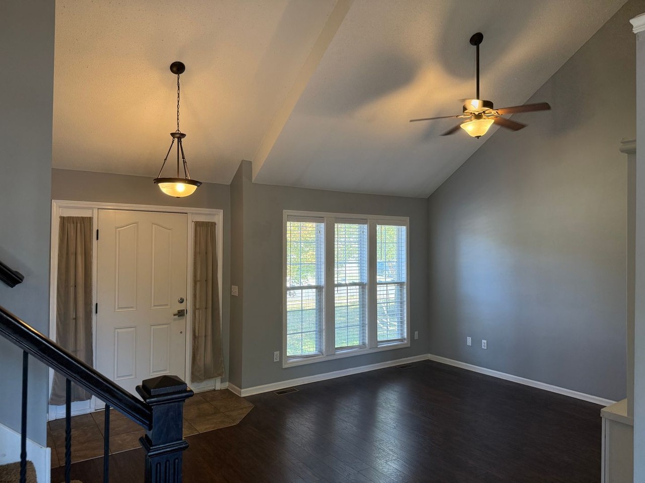 7443 N Lewis Ave - Photo 2 of 30
