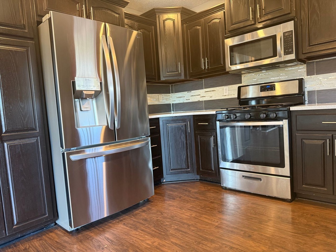 7443 N Lewis Ave - Photo 6 of 30