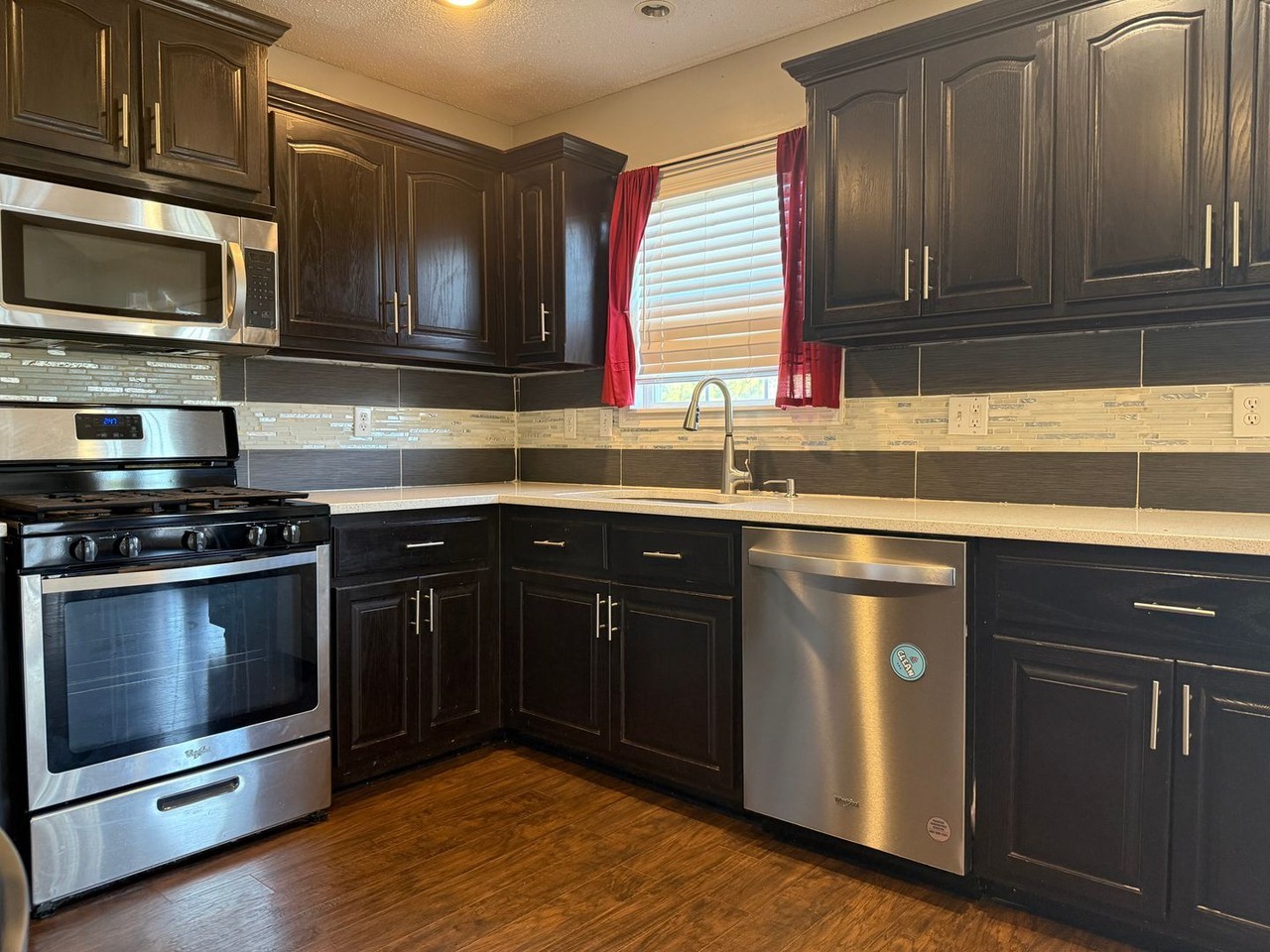 7443 N Lewis Ave - Photo 7 of 30