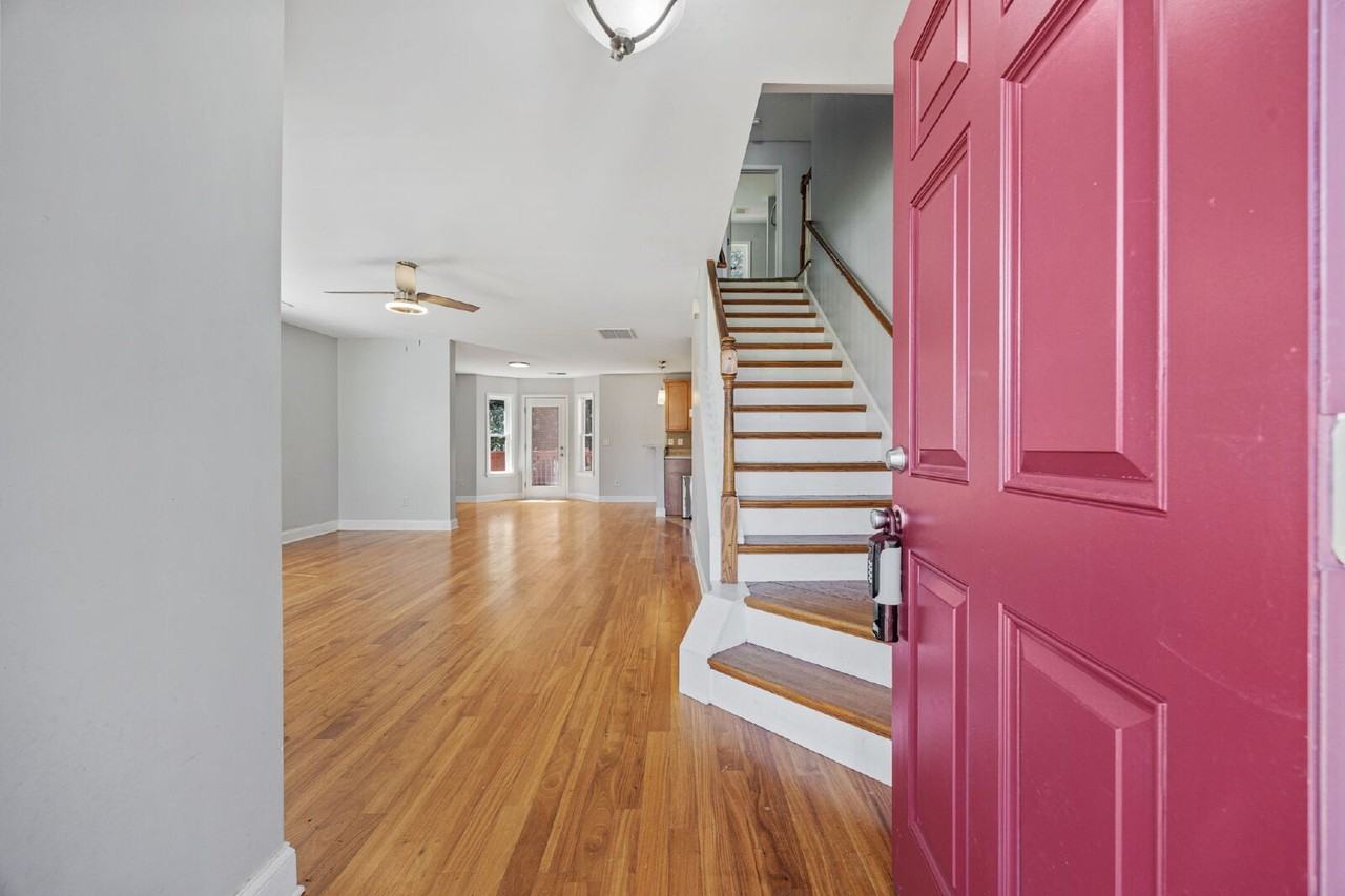 190 Hamilton Way - Photo 5 of 42