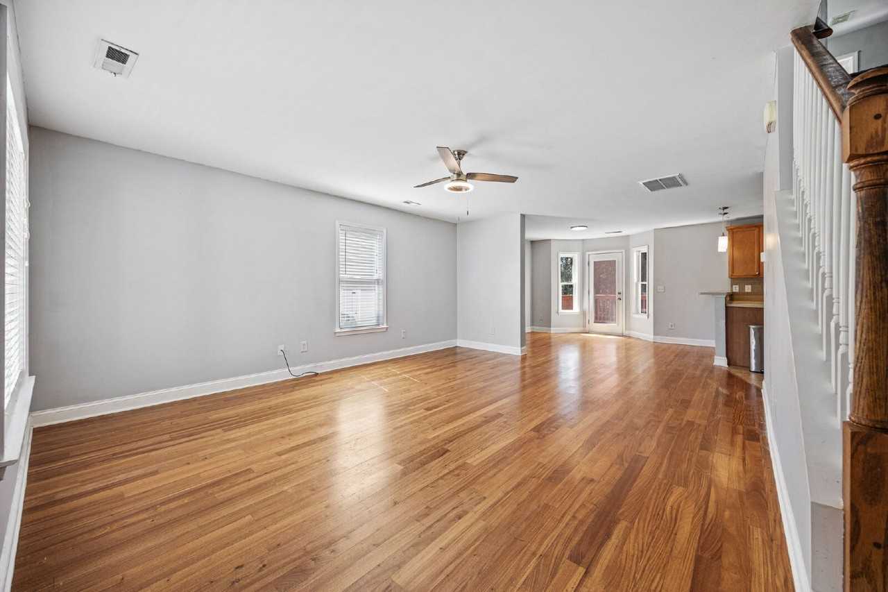 190 Hamilton Way - Photo 6 of 42