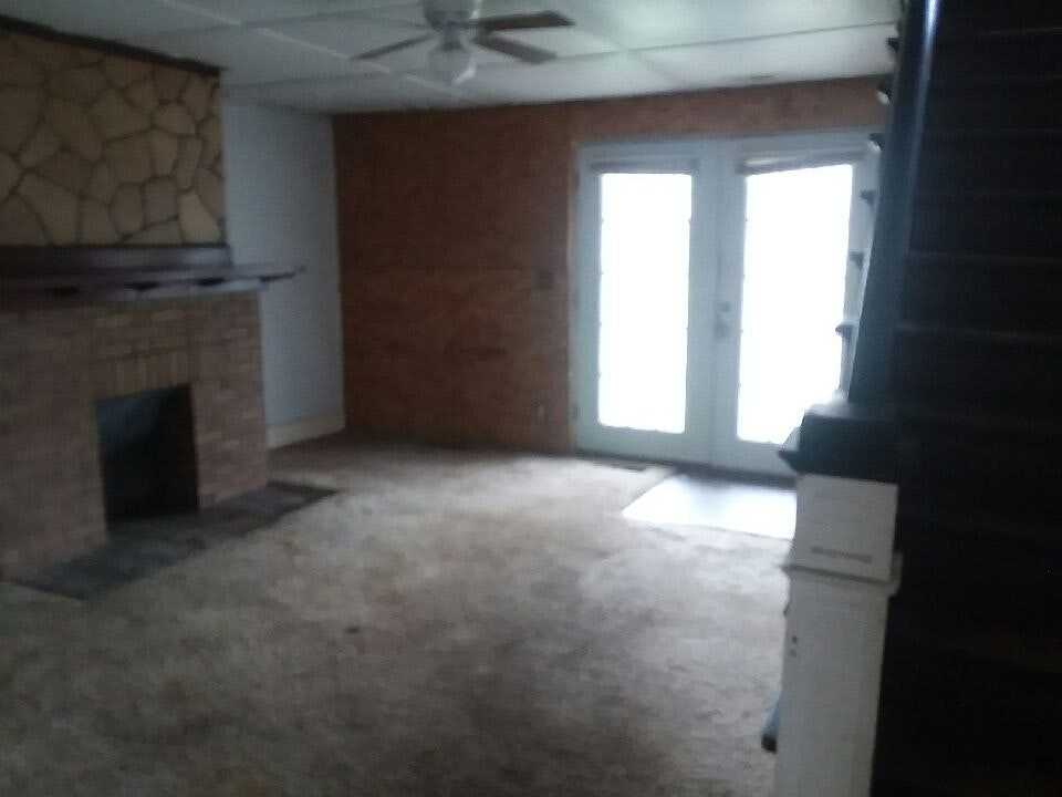 206 East Cross Street - Photo 3 of 5