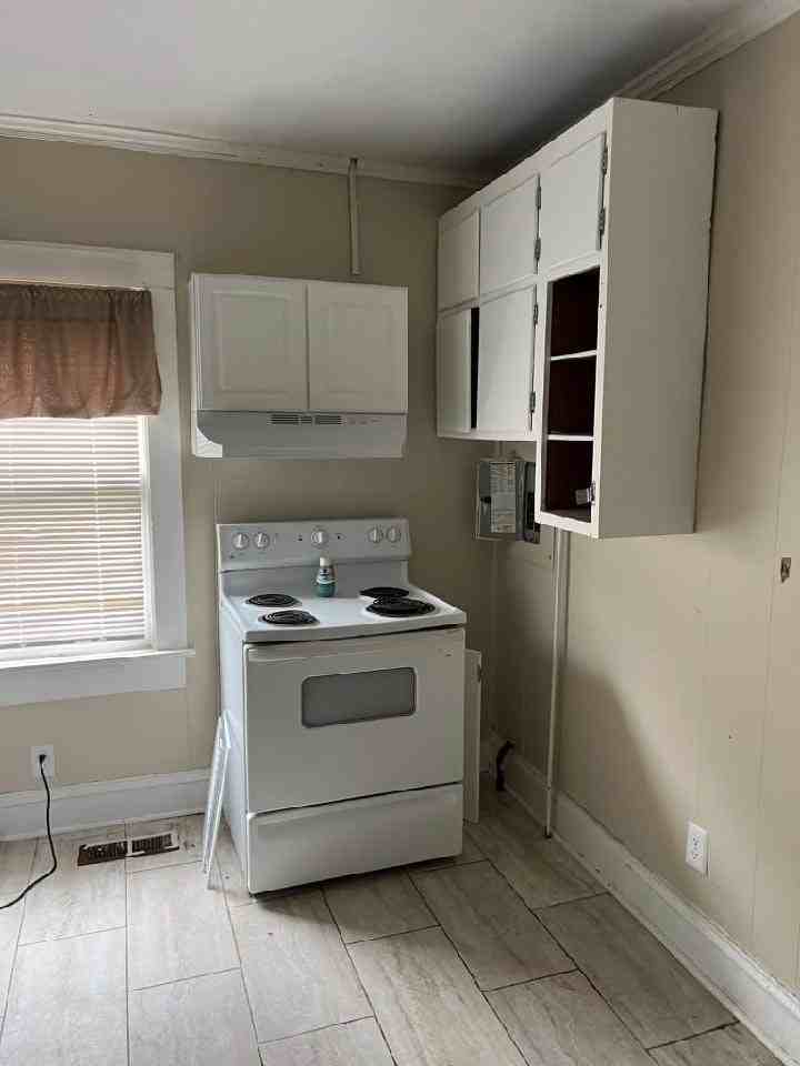 281 Jones Avenue - Photo 4 of 13