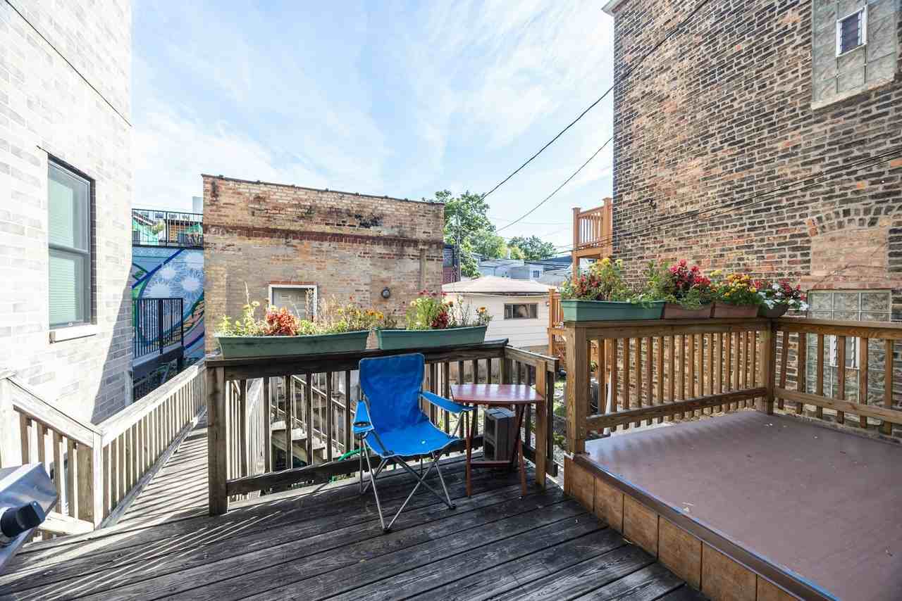 1723 North Wood Street, Unit 1 - Photo 3 of 42