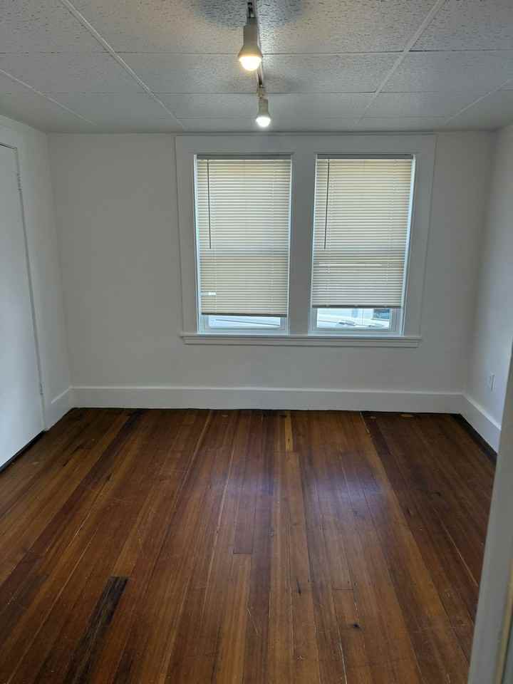 66 Friend Street, Unit 68 1st FLR left - Photo 5 of 7