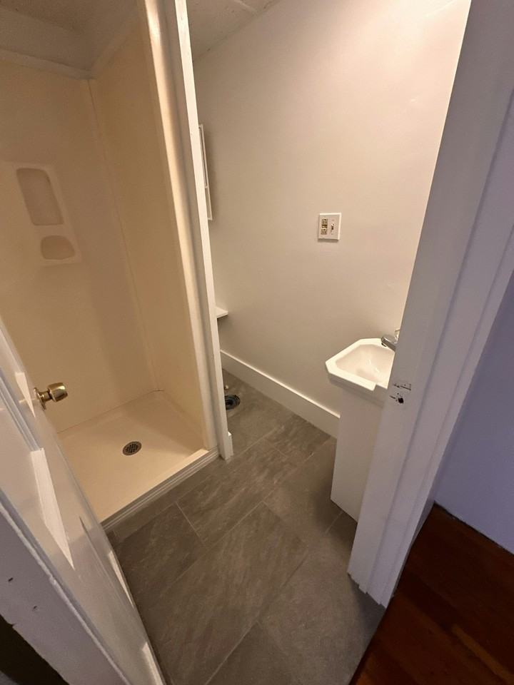 66 Friend Street, Unit 68 1st FLR left - Photo 7 of 7