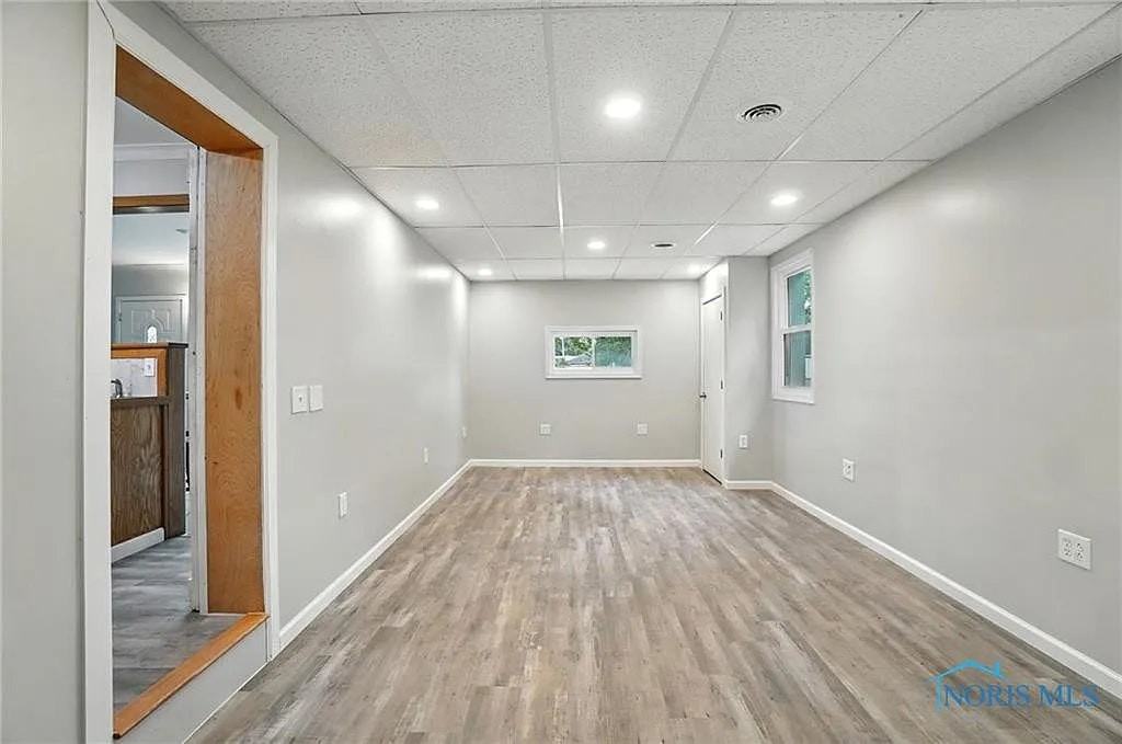 533 West 8th Street - Photo 5 of 8