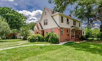 featured image of 1022 W 48th St