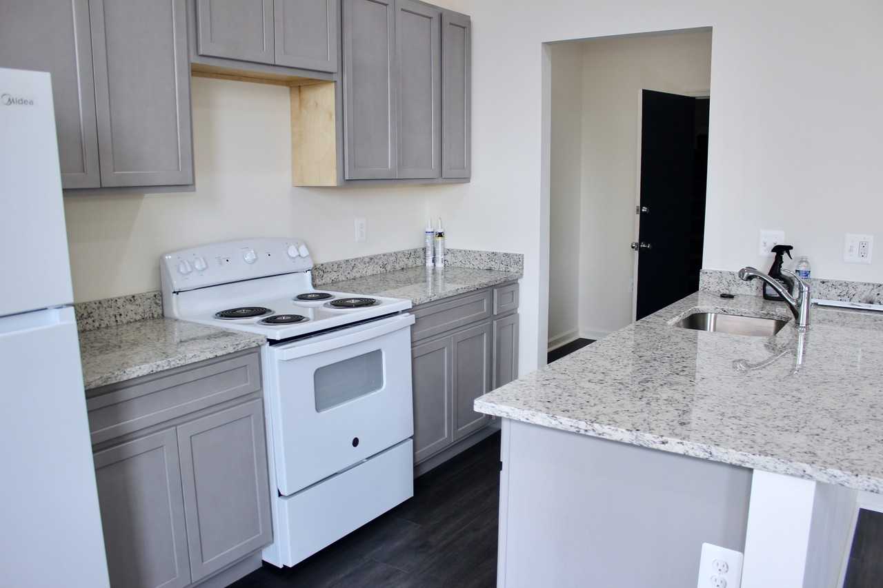 1015 North Charles Street #3F - Photo 7 of 8