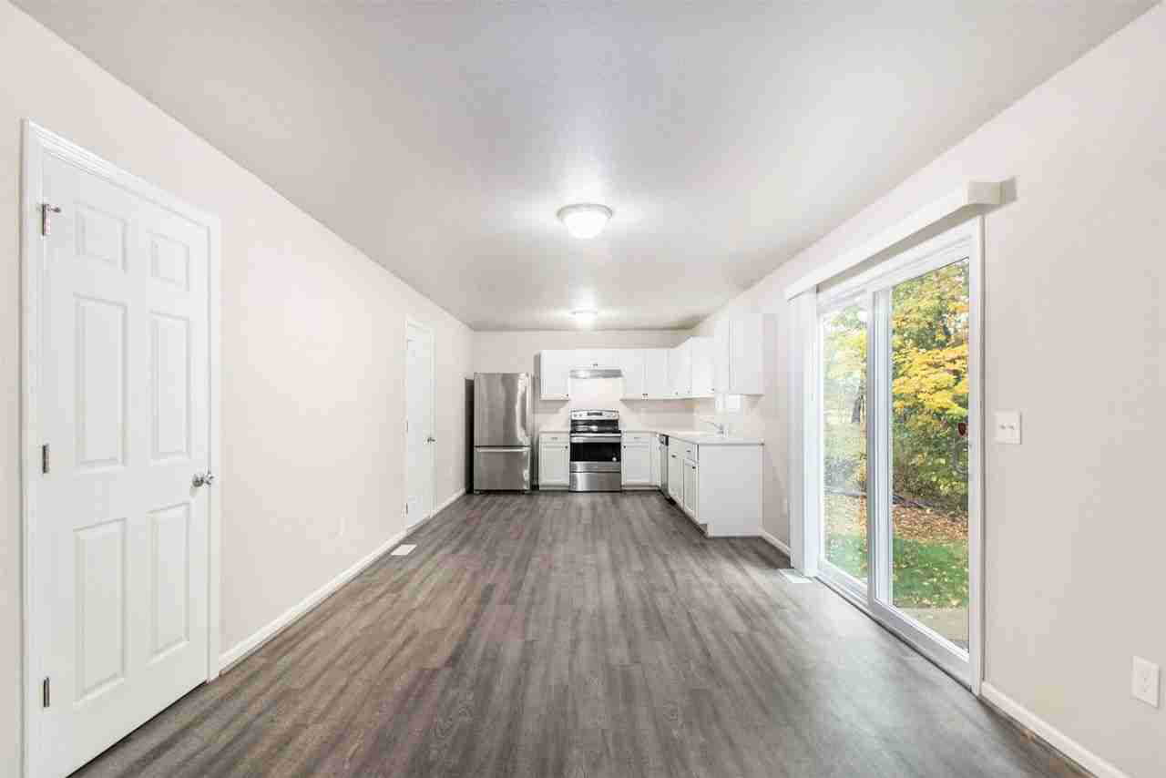1048 Broken Ridge Dr - Photo 6 of 24