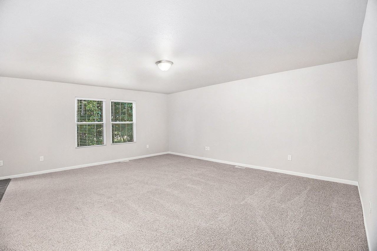 1048 Broken Ridge Dr - Photo 7 of 24