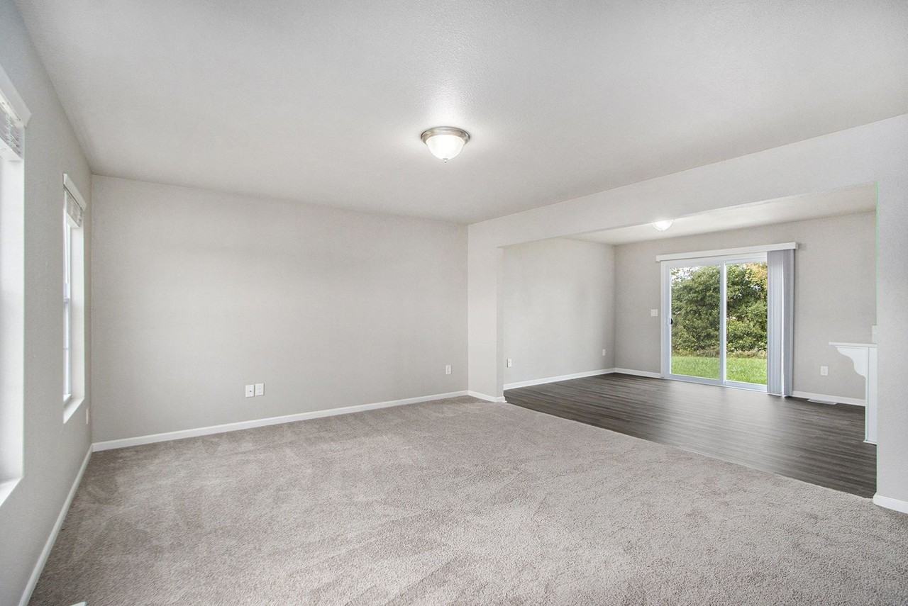 651 E North St - Photo 6 of 26