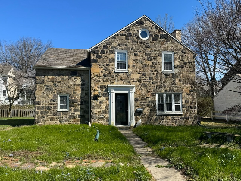 4 Laurel Vlg - Photo 2 of 26