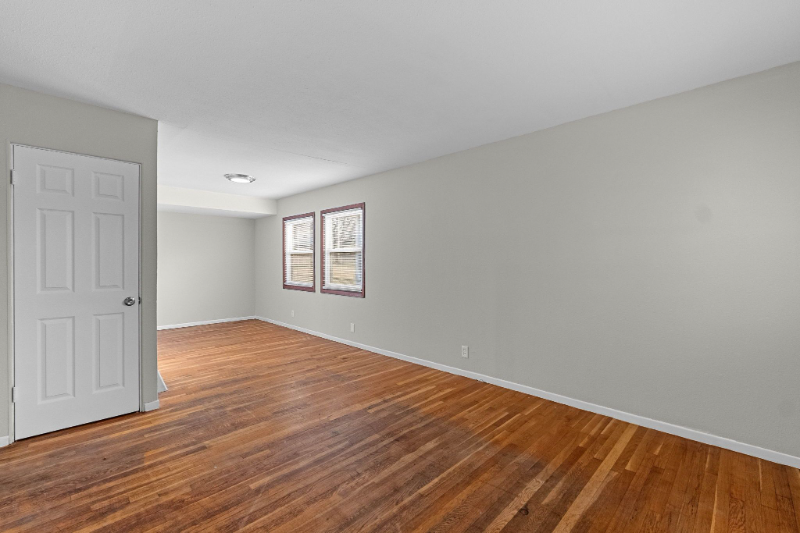 205 Perthshire Road - Photo 2 of 17