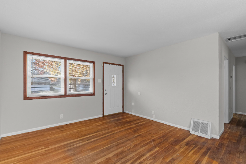 205 Perthshire Road - Photo 3 of 17