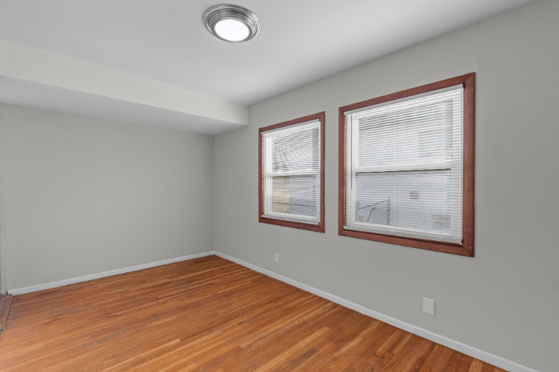 205 Perthshire Road - Photo 5 of 17